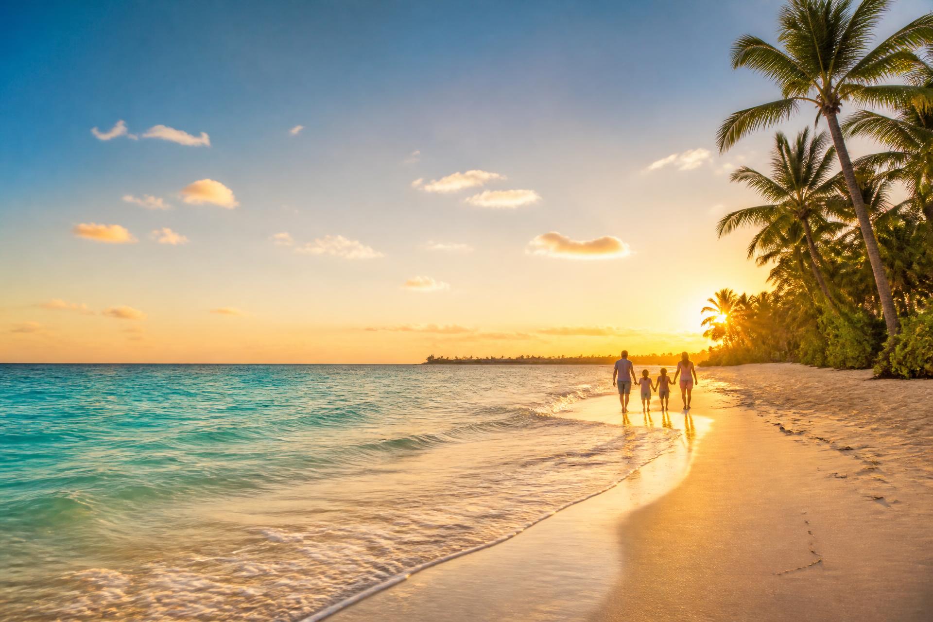 Playa mexicana del Caribe al atardecer